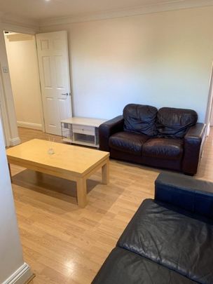 3 bedroom flat to rent - Photo 1