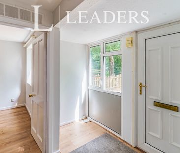 3 bedroom house to rent Ditchling Hill, Crawley, RH11 - Photo 1