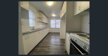 3 BEDROOM HOME IN ROSEWOOD GROVE. - Photo 5