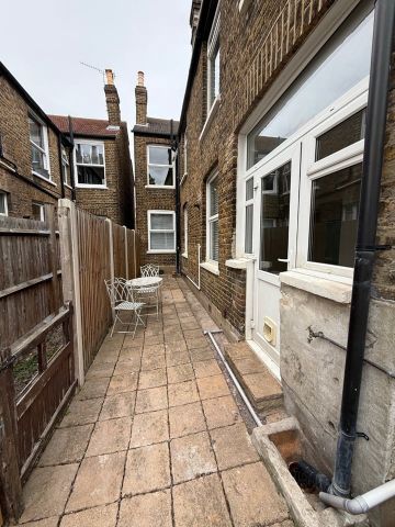 2 Bed Maisonette, Theodore Road, SE13 - Photo 2