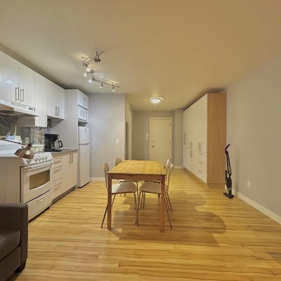 Loft entièrement meublé à louer Vieux-Québec août 2026 - Photo 1