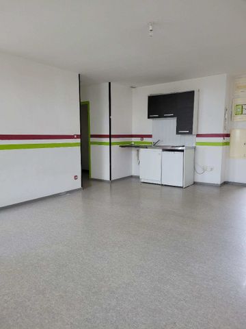 Location Appartement 2 pièces 58m² HAUSSY 59294 - Photo 2