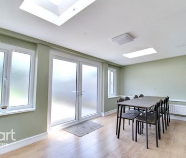 4 bedroom bungalow to rent - Photo 1