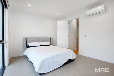 12 Candle Road, Port Melbourne - Photo 2