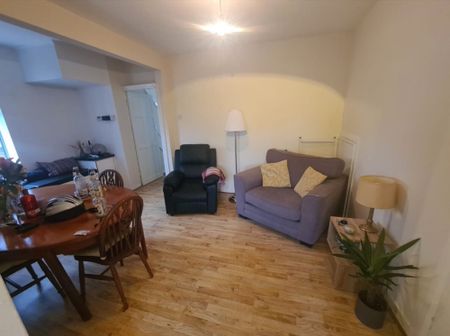 2 Bed - 43 Argie Avenue, Burley, Leeds - LS4 2QN - Student - Photo 3