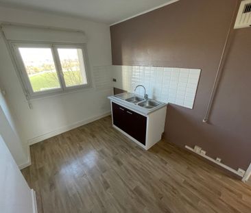 Location - Appartement T3 - 62 m² - Montbéliard - Photo 3