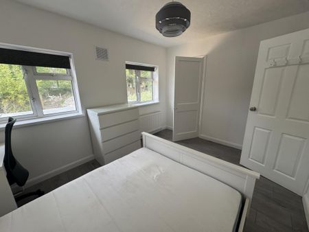 Wavell Way,Winchester - Photo 4