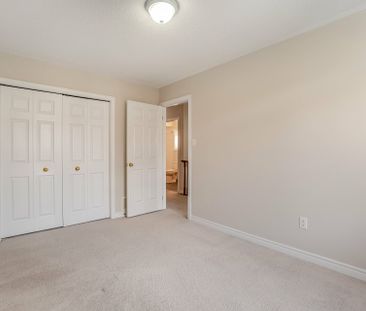 For Lease - 2371 Baronwood Drive, Oakville, Ontario - Photo 6
