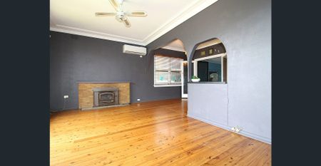 Charming Home with inground Pool - Photo 2