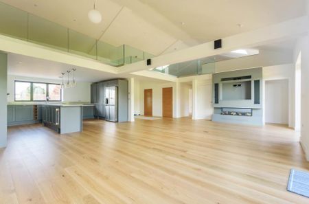 Knowle Lane, Cranleigh, Surrey, GU6 - Photo 3