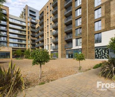 Kempton House, London Square, 122 High Street,TW18 - Photo 1