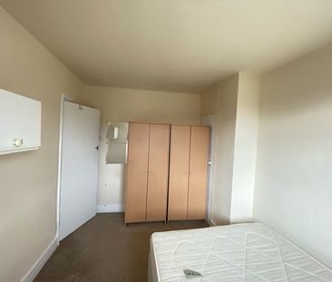 2 Bed Terraced House, Mayfield Road, LU2 - Photo 5