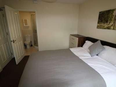 1 bedroom in a house share to rent - Photo 1