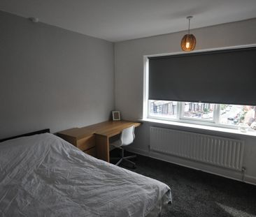 2 Bed Terraced House, Manor Avenue, LS6 - Photo 4