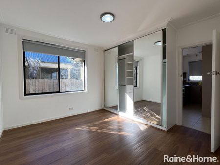 Spacious one bedroom unit - Photo 5