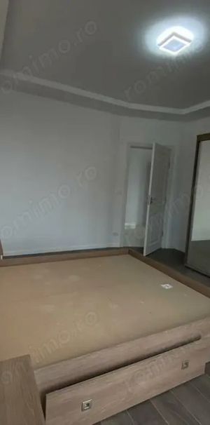 Inchiriez apartament cu 3 camere in regie - Photo 2