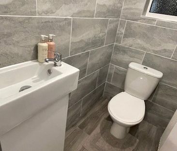 Snakes Lane, Southend-on-Sea, Essex, SS2 6UA - Photo 6