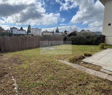 Renovated 3-room apartment with garden - Photo 2