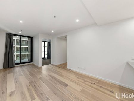 619/61 Cooyong Street, Braddon ACT, Belconnen - Photo 2