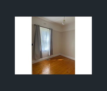 CHARMING 2 BEDROOM HOUSE IN LEAFY ASCOT VALE - Photo 1