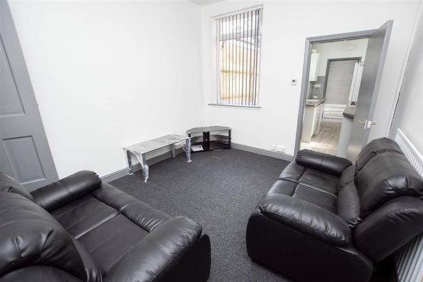 4 bedroom house to rent - Photo 1