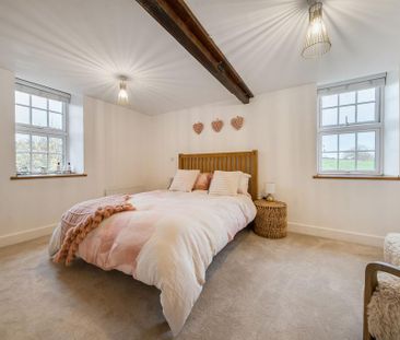 4 bedroom semi-detached house to rent - Photo 4