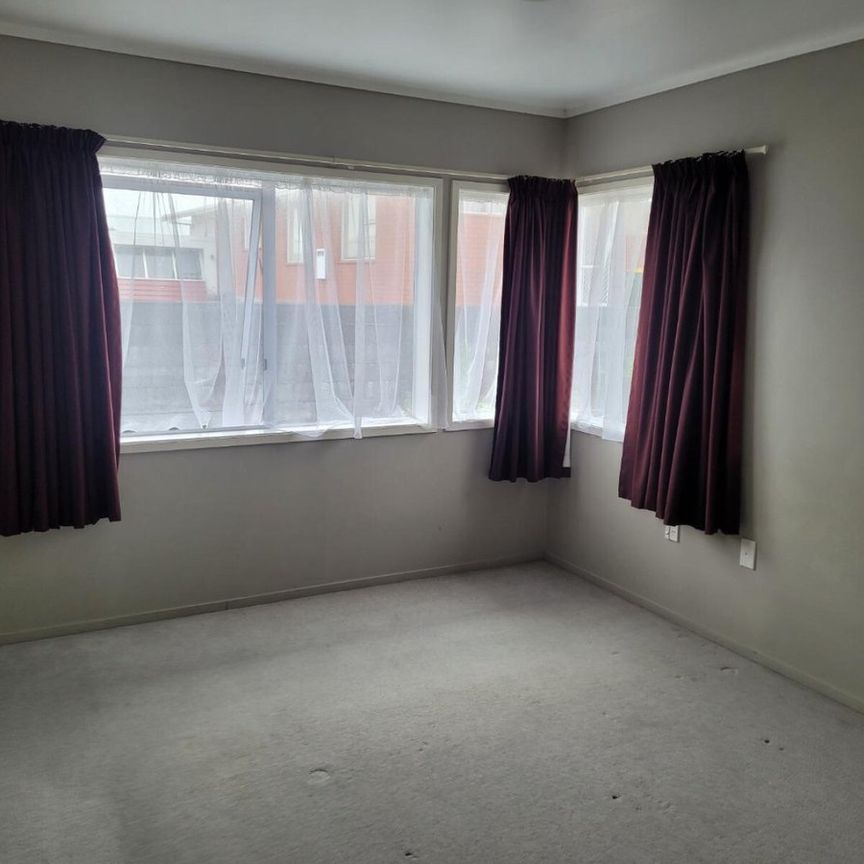 2/110 Young Street, Lynmouth, New Plymouth - Photo 1