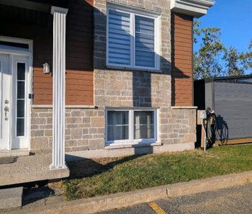 MAISON À LOUER À VAL-BÉLAIR — ÉLECTROMÉNAGERS INCLUS — CHAUFFAGE ET... - Photo 1