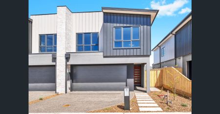 Brand-New Modern Family Home in Prime Sunbury Location - Photo 5