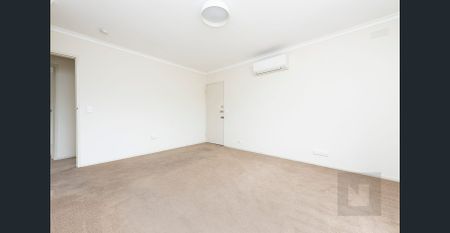 First floor Apartment living!! - Photo 5