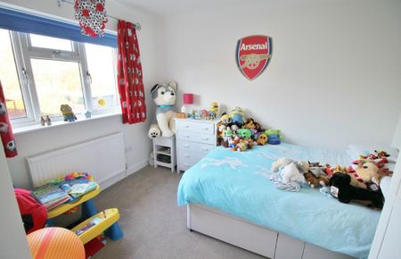 3 bedroom terraced house to rent - Photo 3
