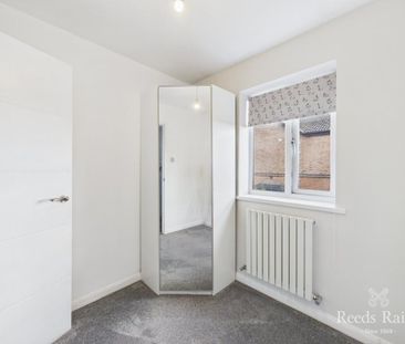 3 bedroom terraced house to rent - Photo 6