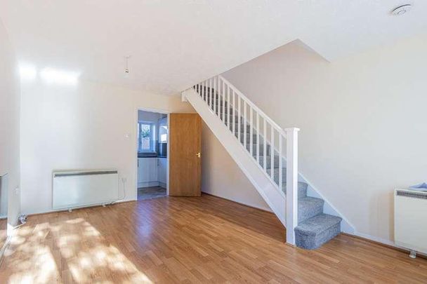 Plas St. Andresse, Penarth, CF64 - Photo 1