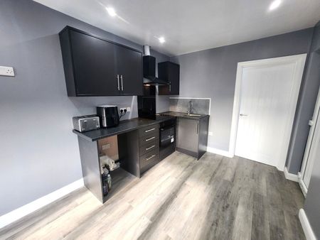 Bridgnorth Road, Wollaston, Stourbridge, DY8 3NY - Photo 3