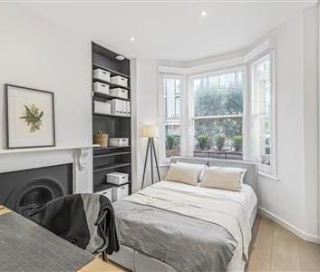 Warriner Gardens, SW11 - Photo 4