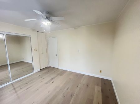 1 Bedroom - Photo 2