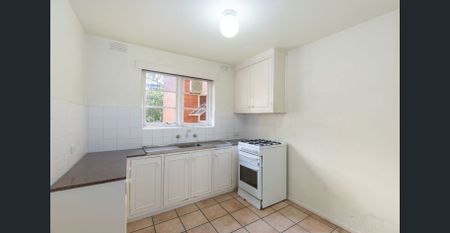 Light, bright and spacious one bedroom apartment - Photo 2