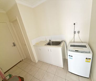 Furnished 1 Bedroom for Rent in Clayton - Photo 4
