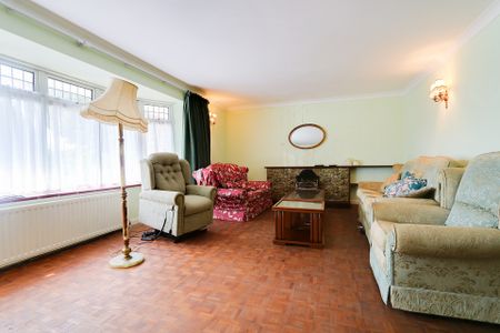 Woodcote Park Avenue, Purley, CR8 - Photo 2