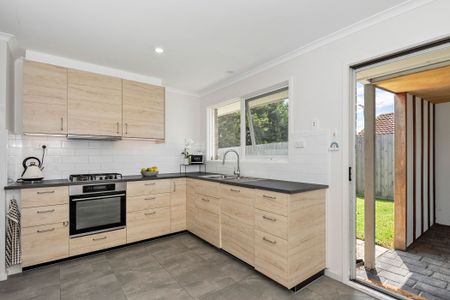 Neat, Sweet and Petite! - Photo 2