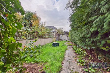 4 bedroom House To Let - Photo 2