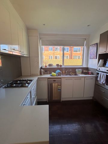 St Kilda East - Photo 4