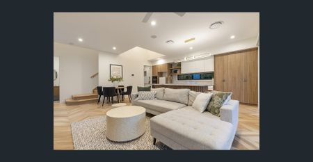 Fully furnished with pool and garden maintenance included - Photo 2