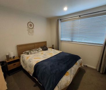 Morden 2 bedroom house in Henderson - Photo 6