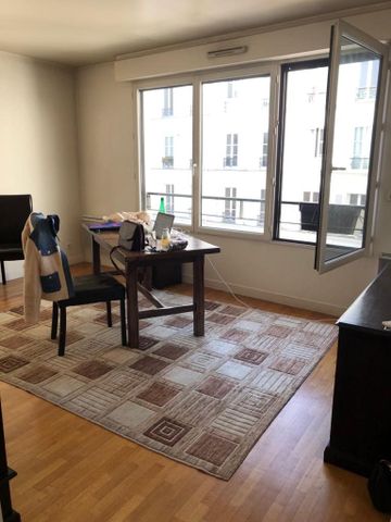 Location Appartement 2 pièces 41m² PARIS 18ème - Photo 3
