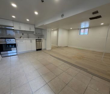 For Lease - 247 Belgravia Avenue Unit# Lower Unit, Toronto, Ontario - Photo 6