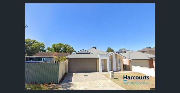 Modern Comfort and Convenience in the Heart of Queens Park - Photo 1