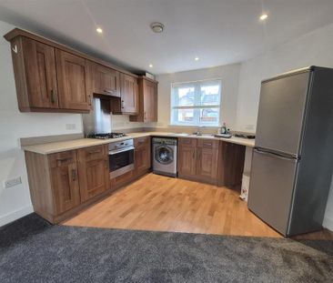 2 bedroom flat to rent - Photo 2