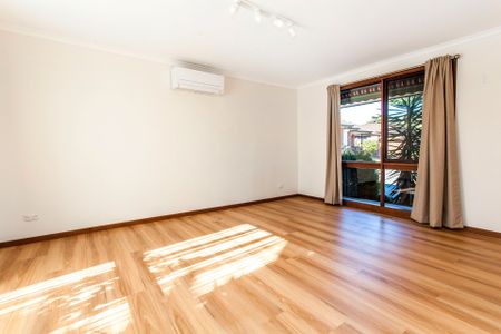 Immaculate 2 Bedroom Unit - Photo 4