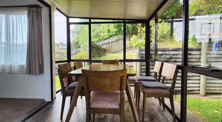 Spacious Family Home in Popular Merrilands - Photo 2